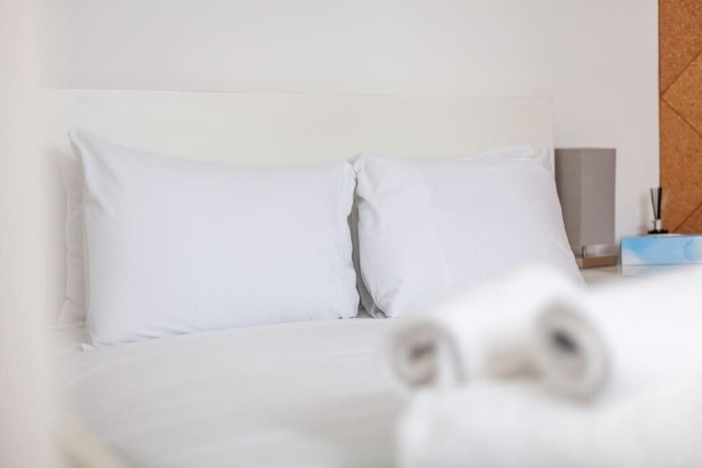 Spacious Retreat 2-Bed In Popular Camden Town Лондон Экстерьер фото