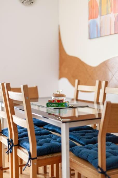 Spacious Retreat 2-Bed In Popular Camden Town Лондон Экстерьер фото